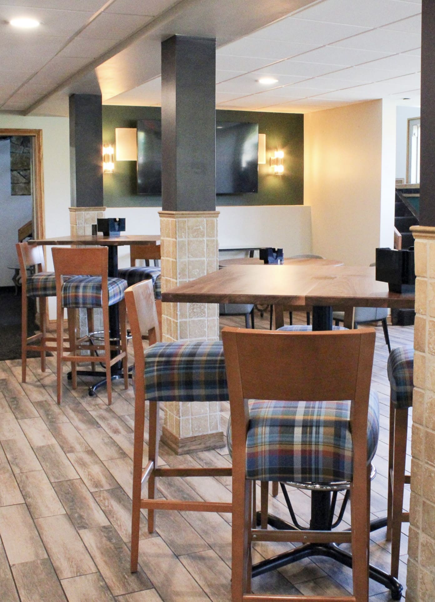 Dining Options - St. Andrew's Pub