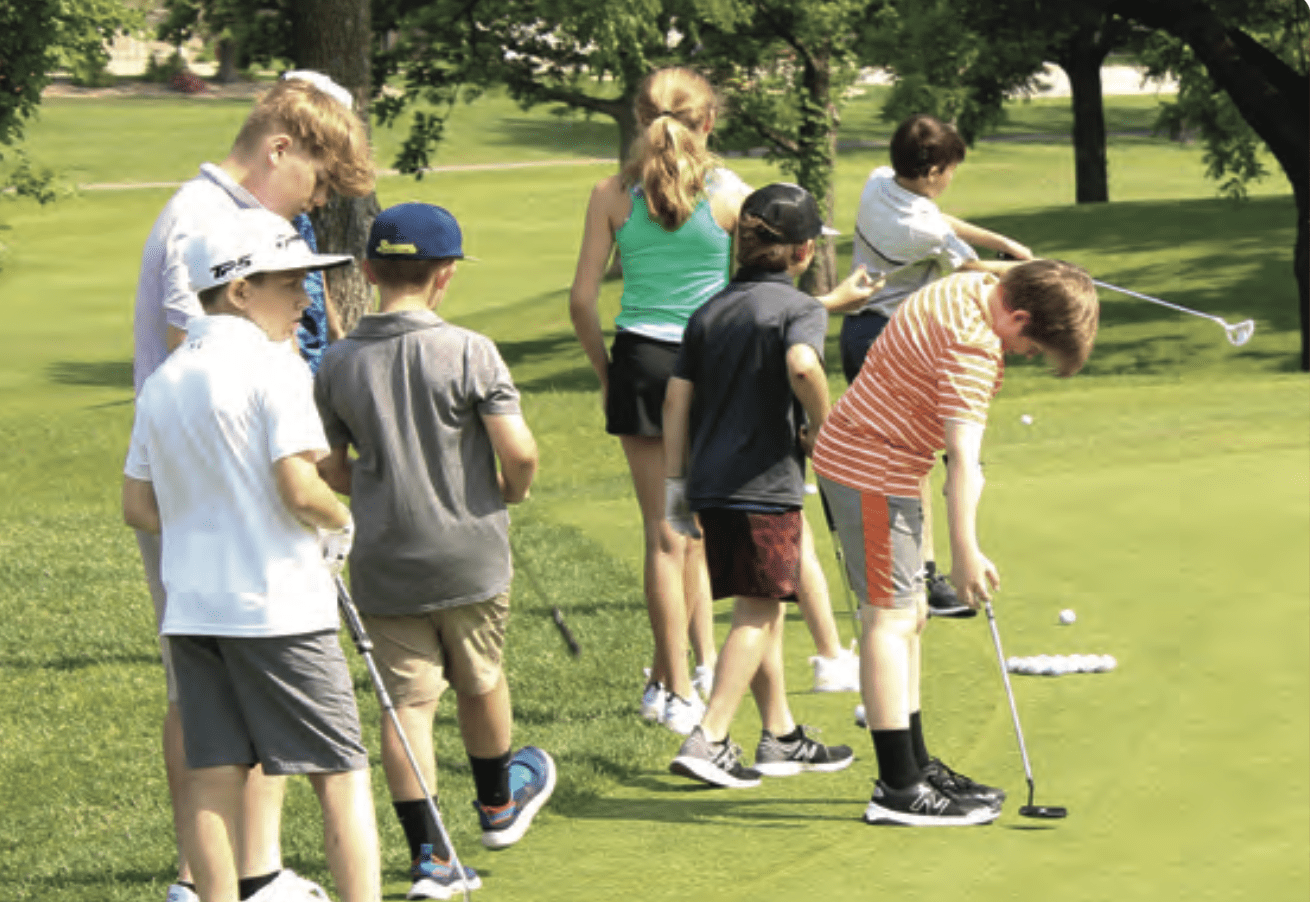 Lakewood Oaks Country Club - Play Days